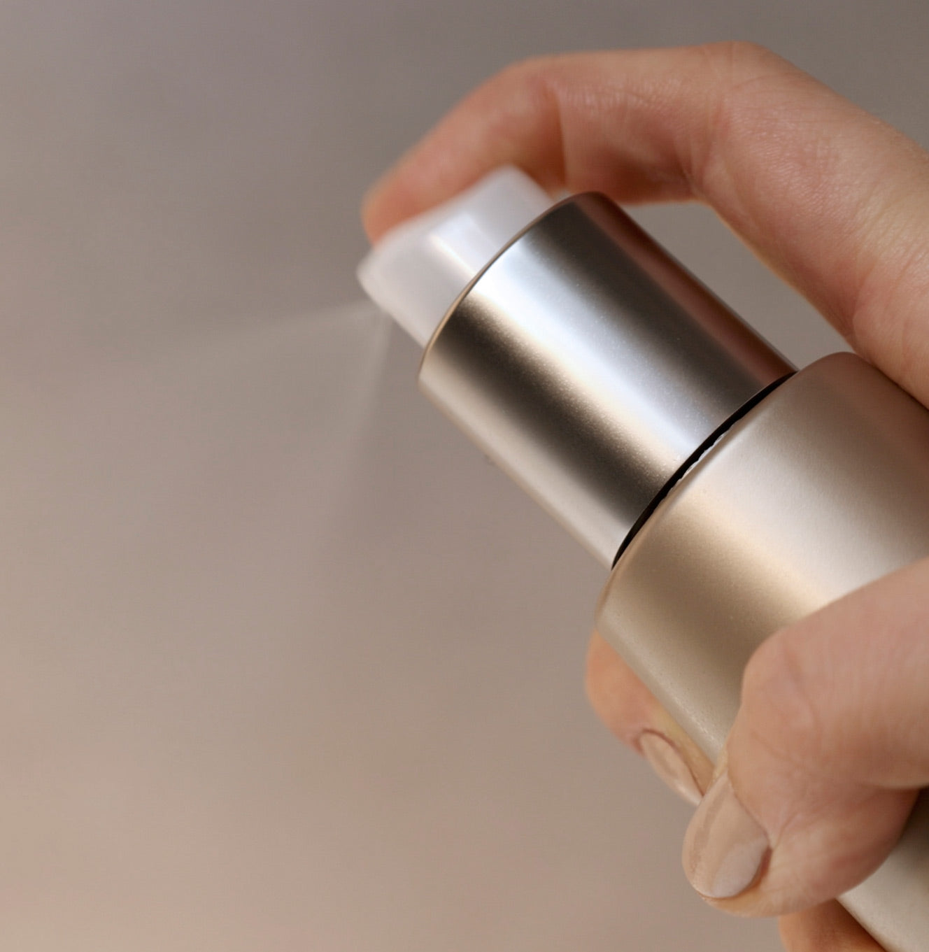 MOISTURIZING LEAVE-IN CONDITIONER